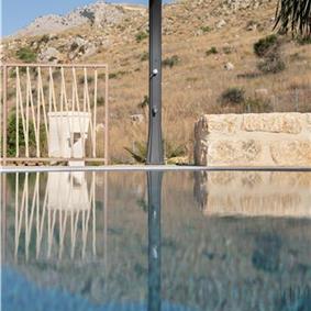3 bedroom villa with pool near Castellamarre del Golfo, sleeps 5